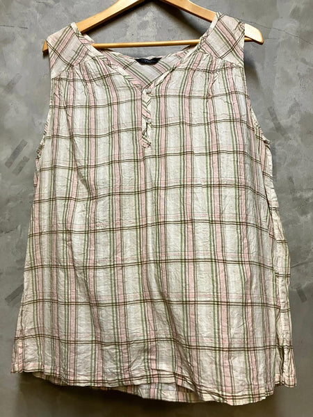 Young Designer Exclusive Sleeveless Plaid Linen Top