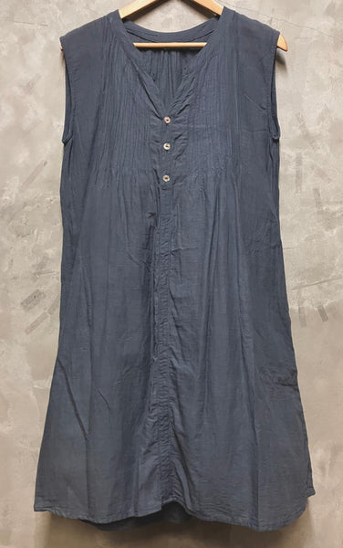 Young Designer Exclusive Pin-Tuck 3 Button Dress