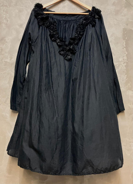 Young Designer Exclusive V-Neck Rose Dress