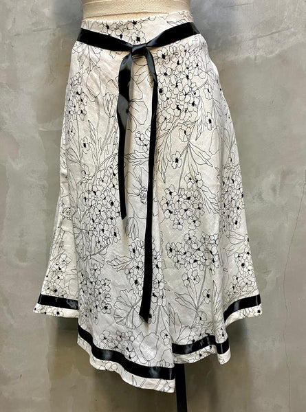 JP and Mattie Vintage Collection Blk/Wht Linen Skirt