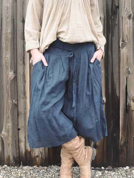 7572 Cropped Pants